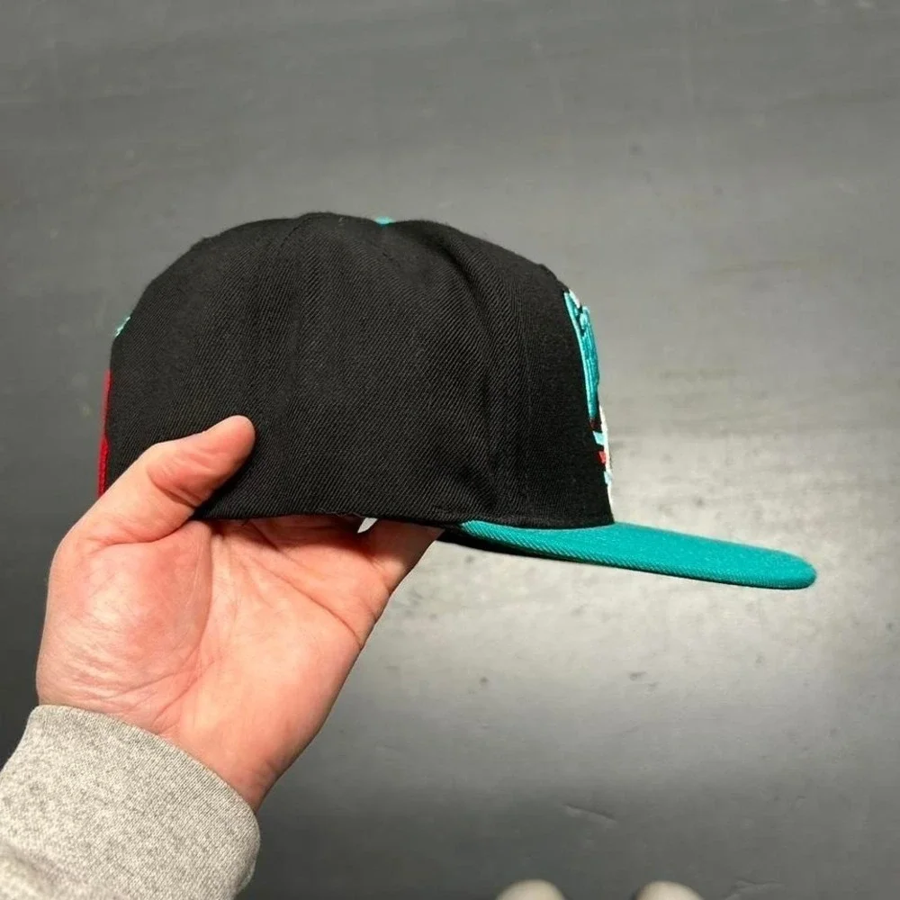 Vintage retro Vancouver grizzlies Mitchell & ness wool SnapBack hat cap OSFA - Picture 2 of 4